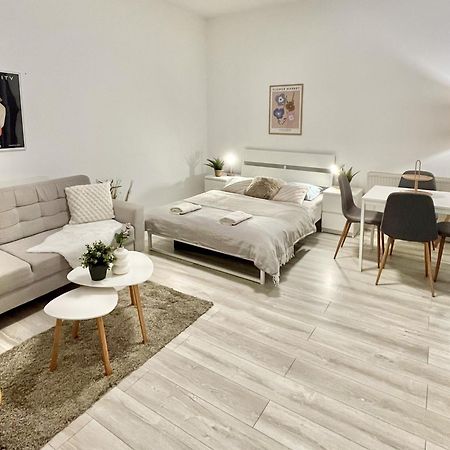 Apartment Robin - Old Town Bratislava Exterior foto